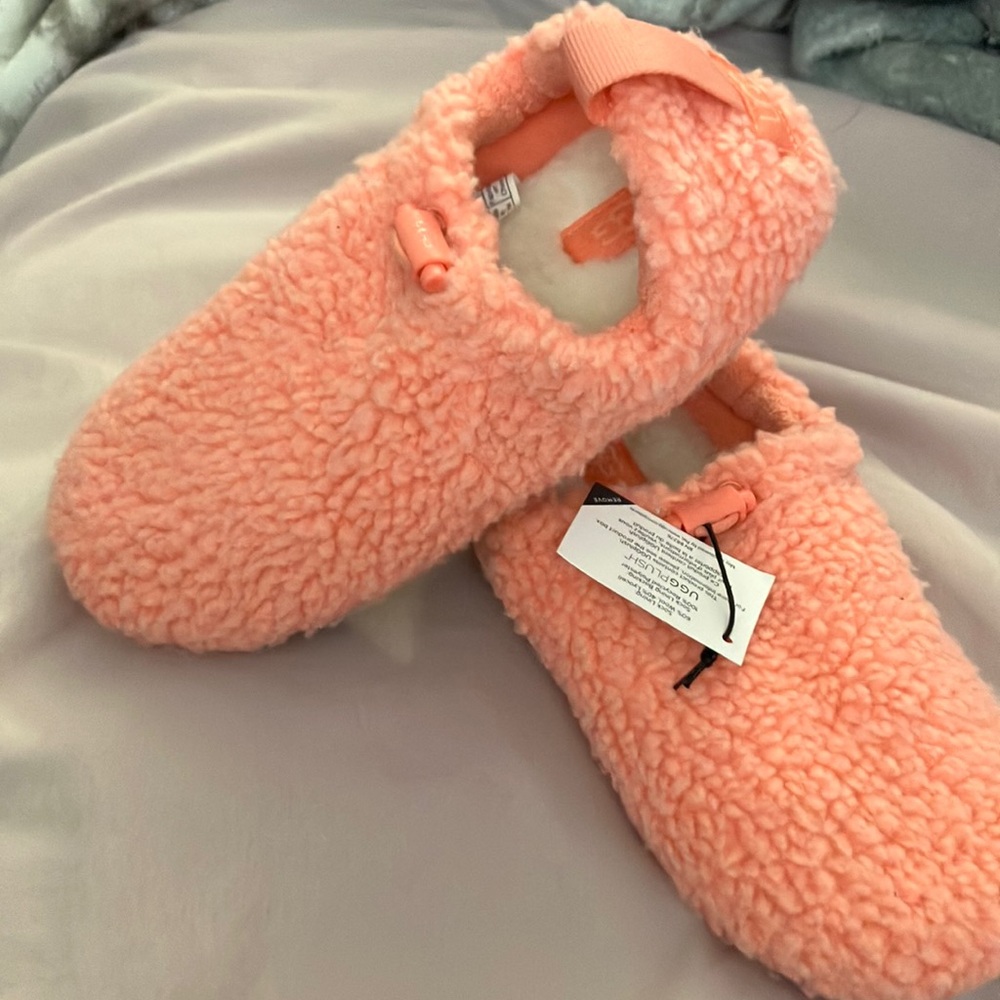 Uggs slippers for big girls
